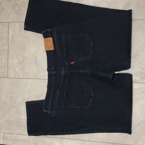 Levi's women's Classic Jeans Straight leg Dark Wash size 16 EUC 33 x 30
